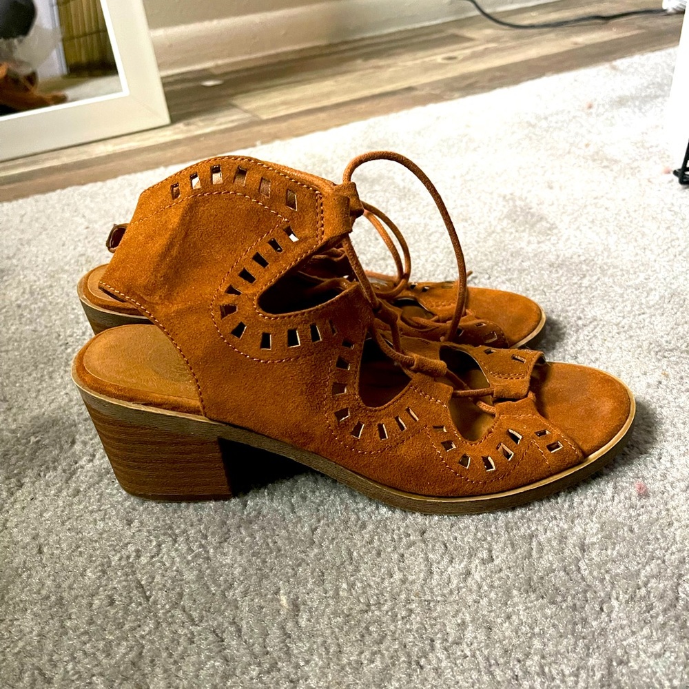Wedge heels (8)